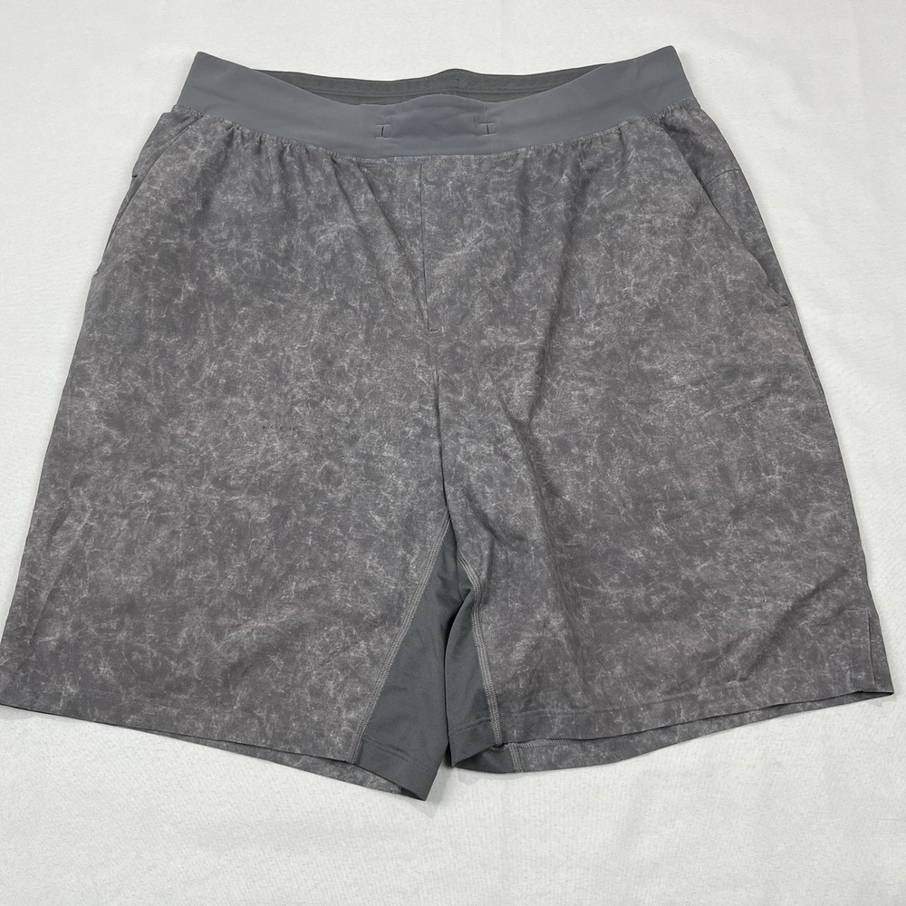 Lululemon‎ Men's T.H.E. Linerless Short 9" Size Large Gray LM7ARAS